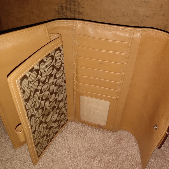Coach Wallet - Picture 3 of 4